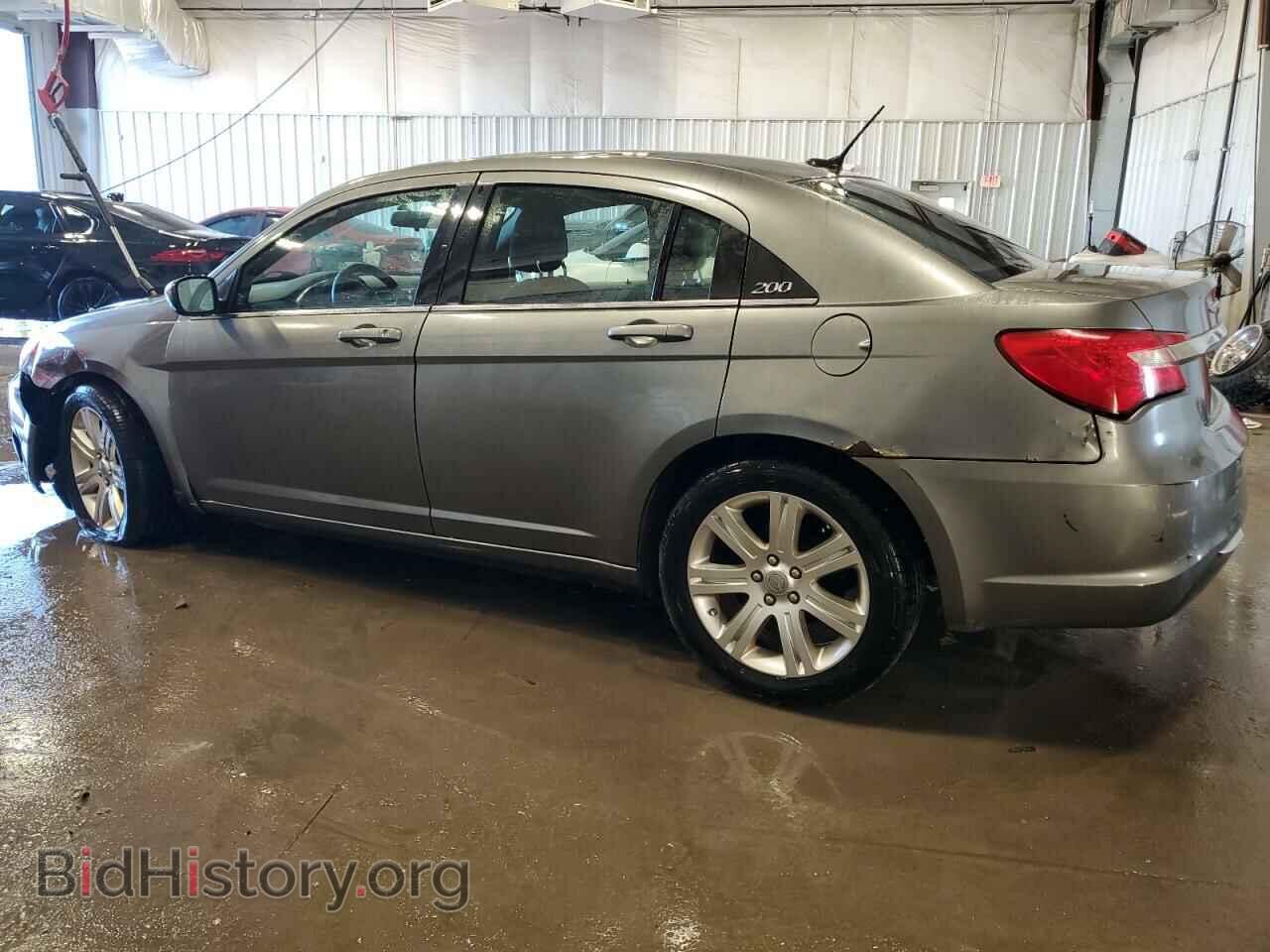 2013 CHRYSLER 200 - VIN: 1C3CCBAB7DN704760 - Фото 2