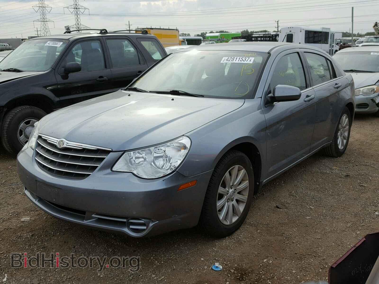 2010 CHRYSLER SEBRING - VIN: 1C3CC5FB2AN211686 - Фото 2