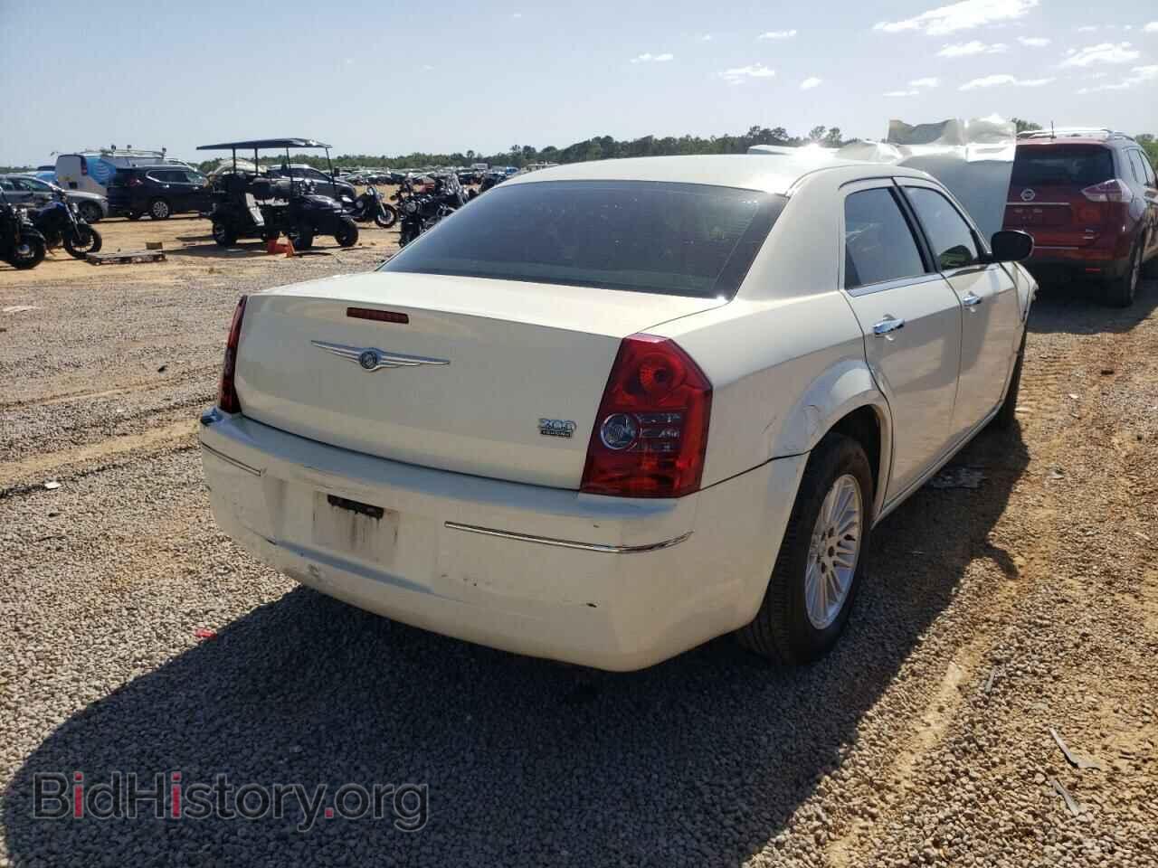 2010 CHRYSLER 300 - VIN: 2C3CA4CD6AH224472 - Фото 4