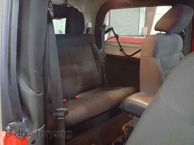 2011 JEEP WRANGLER - VIN: 1J4AA5D16BL521317 - Фото 6