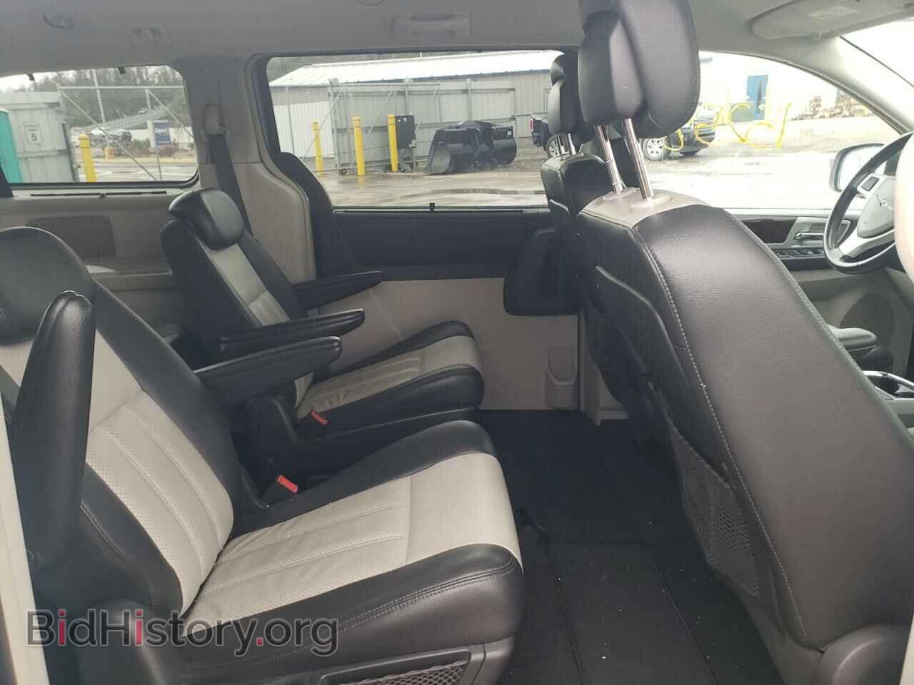 2010 CHRYSLER MINIVAN - VIN: 2A4RR8D16AR414948 - Фото 6