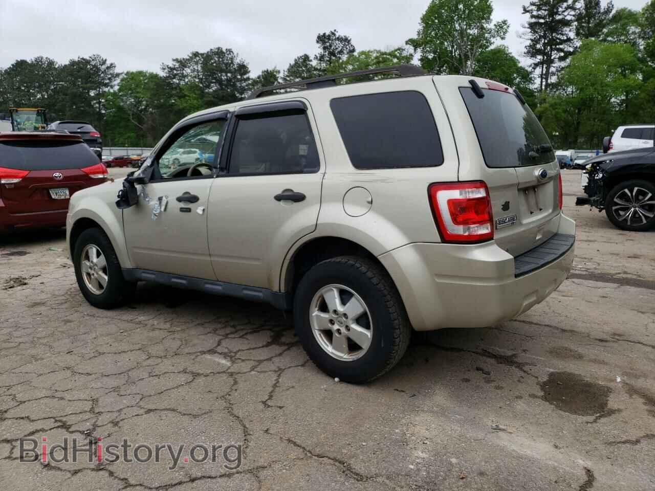 2011 FORD ESCAPE - VIN: 1FMCU0D77BKC47933 - Фото 2