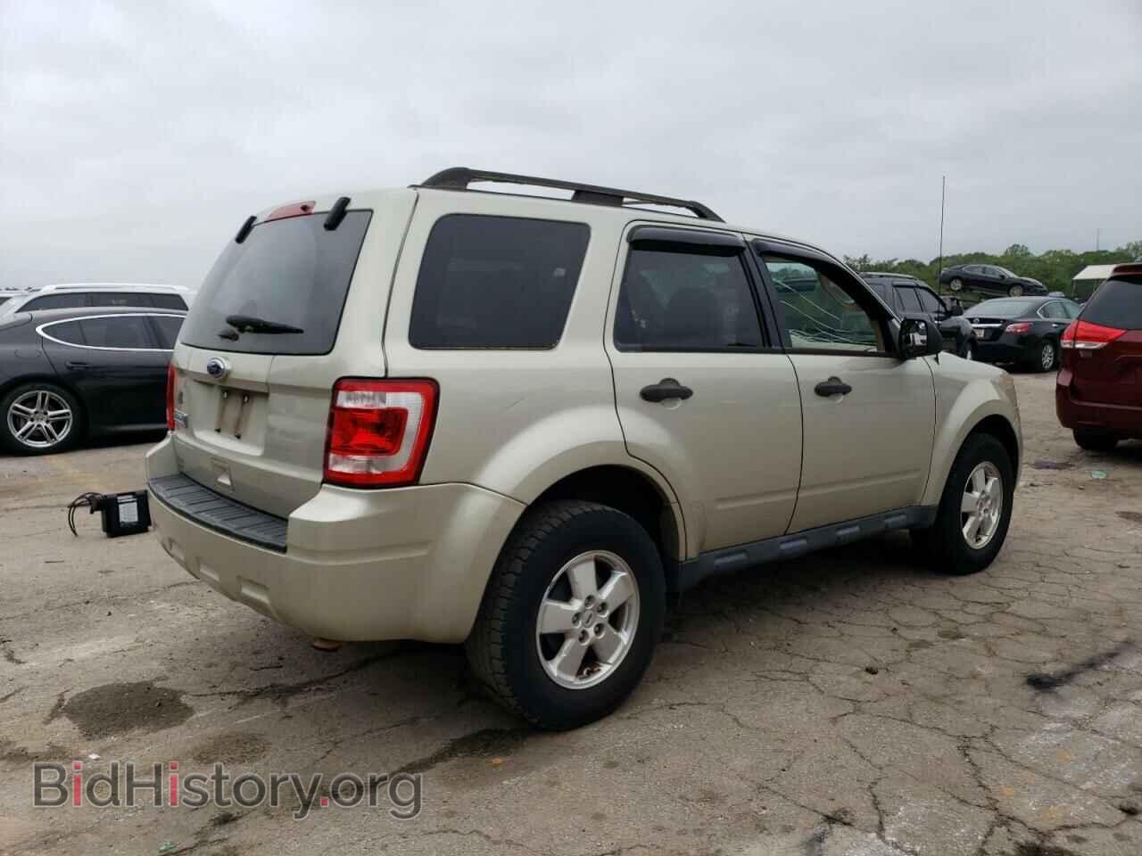 2011 FORD ESCAPE - VIN: 1FMCU0D77BKC47933 - Фото 3