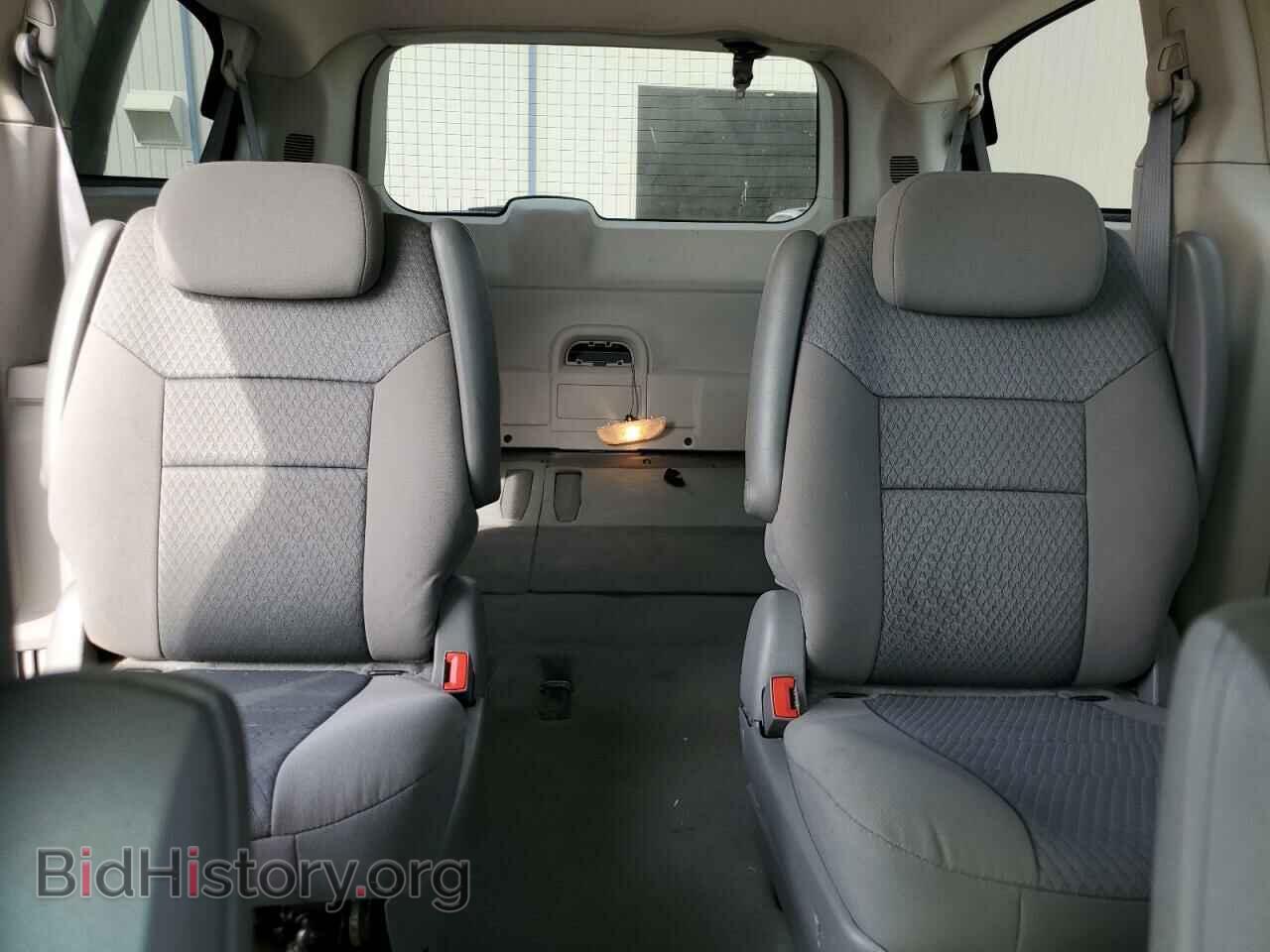 2009 CHRYSLER MINIVAN - VIN: 2A8HR44EX9R551957 - Фото 10