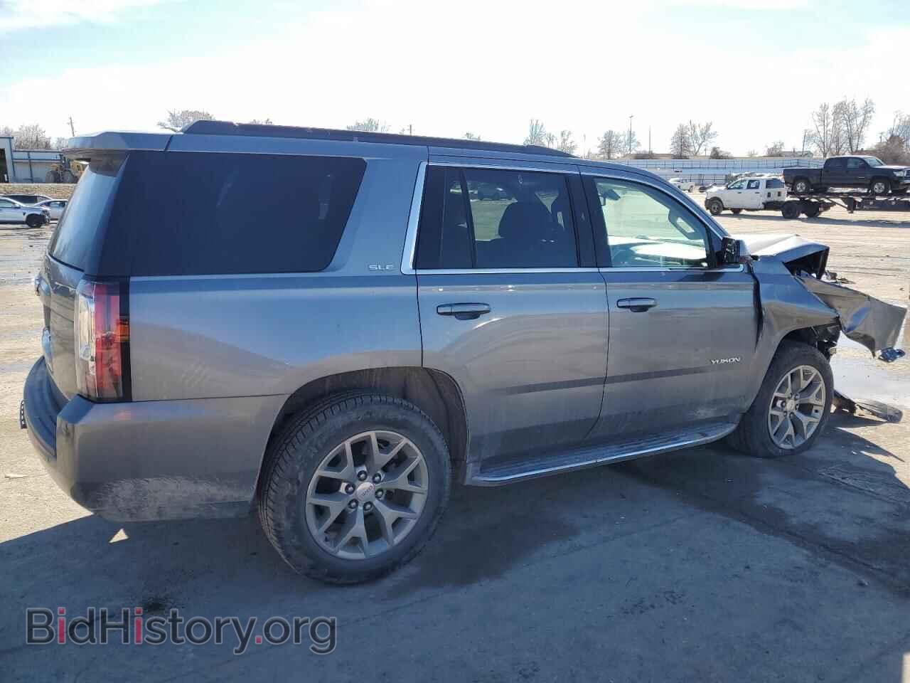 2018 GMC YUKON - VIN: 1GKS2AKCXJR306043 - Фото 3