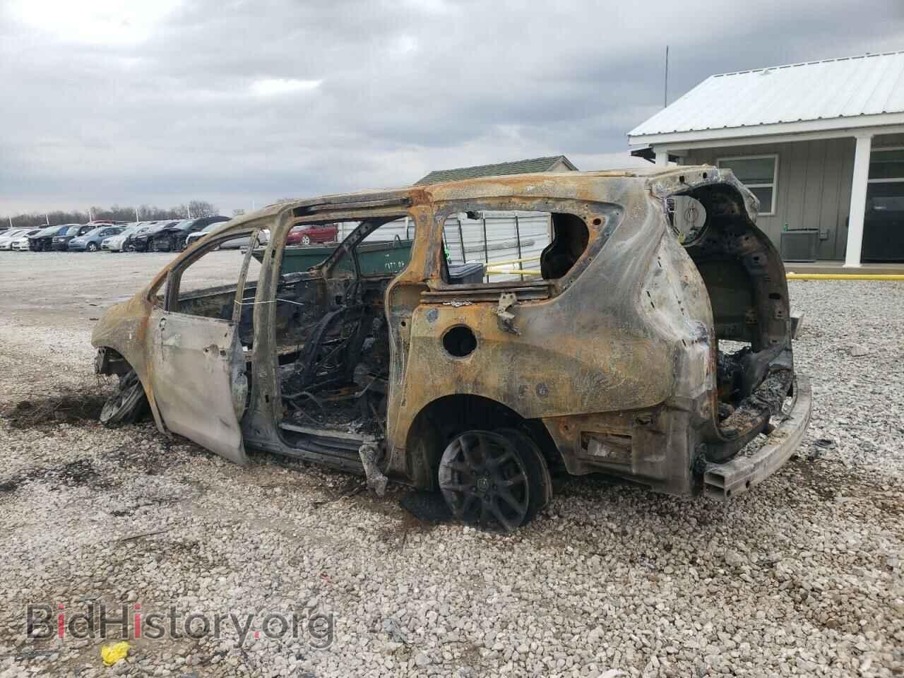 2017 CHRYSLER PACIFICA - VIN: 2C4RC1CG5HR638100 - Photo 2