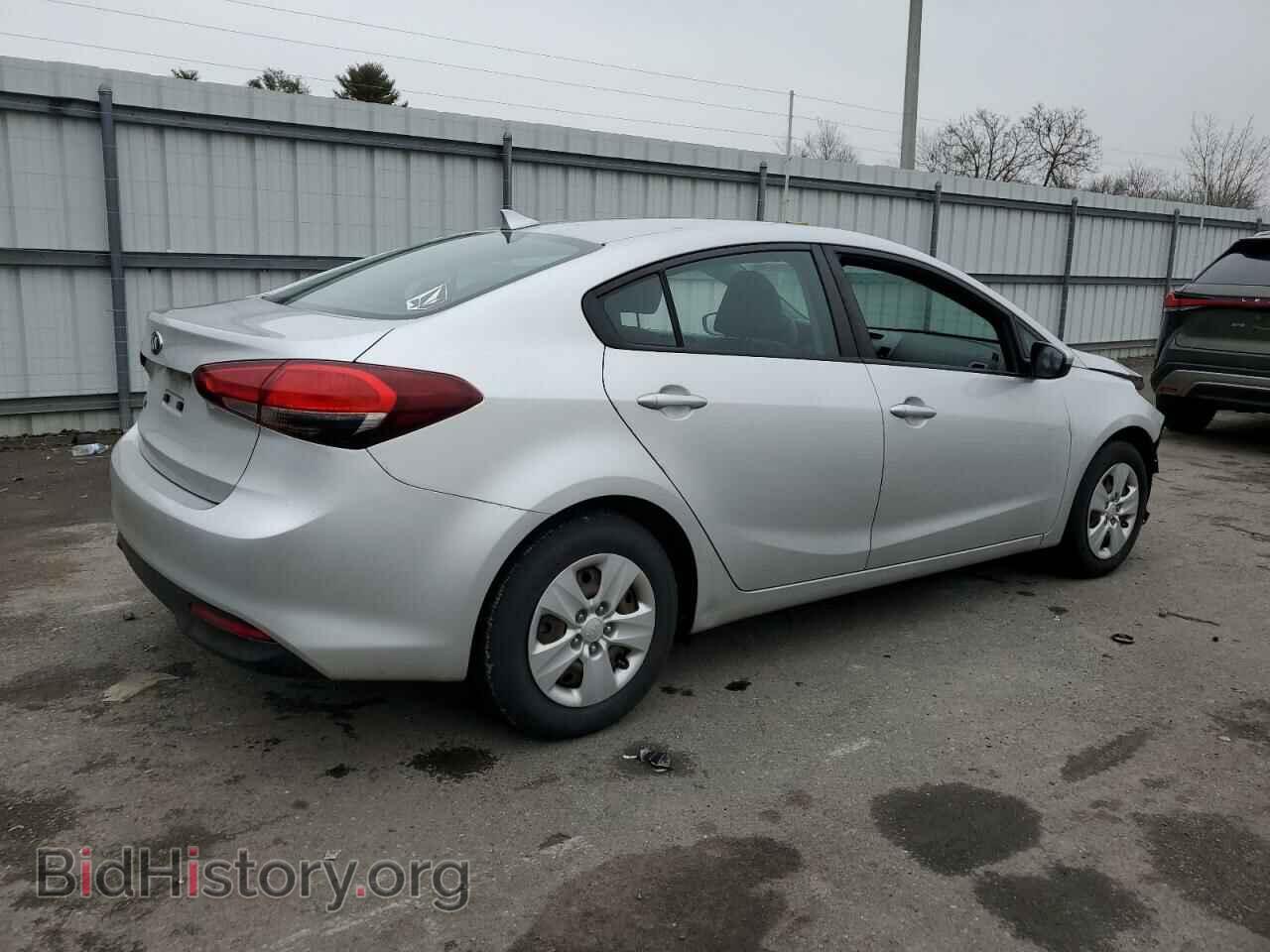 2017 KIA FORTE - VIN: 3KPFK4A7XHE135710 - Фото 3