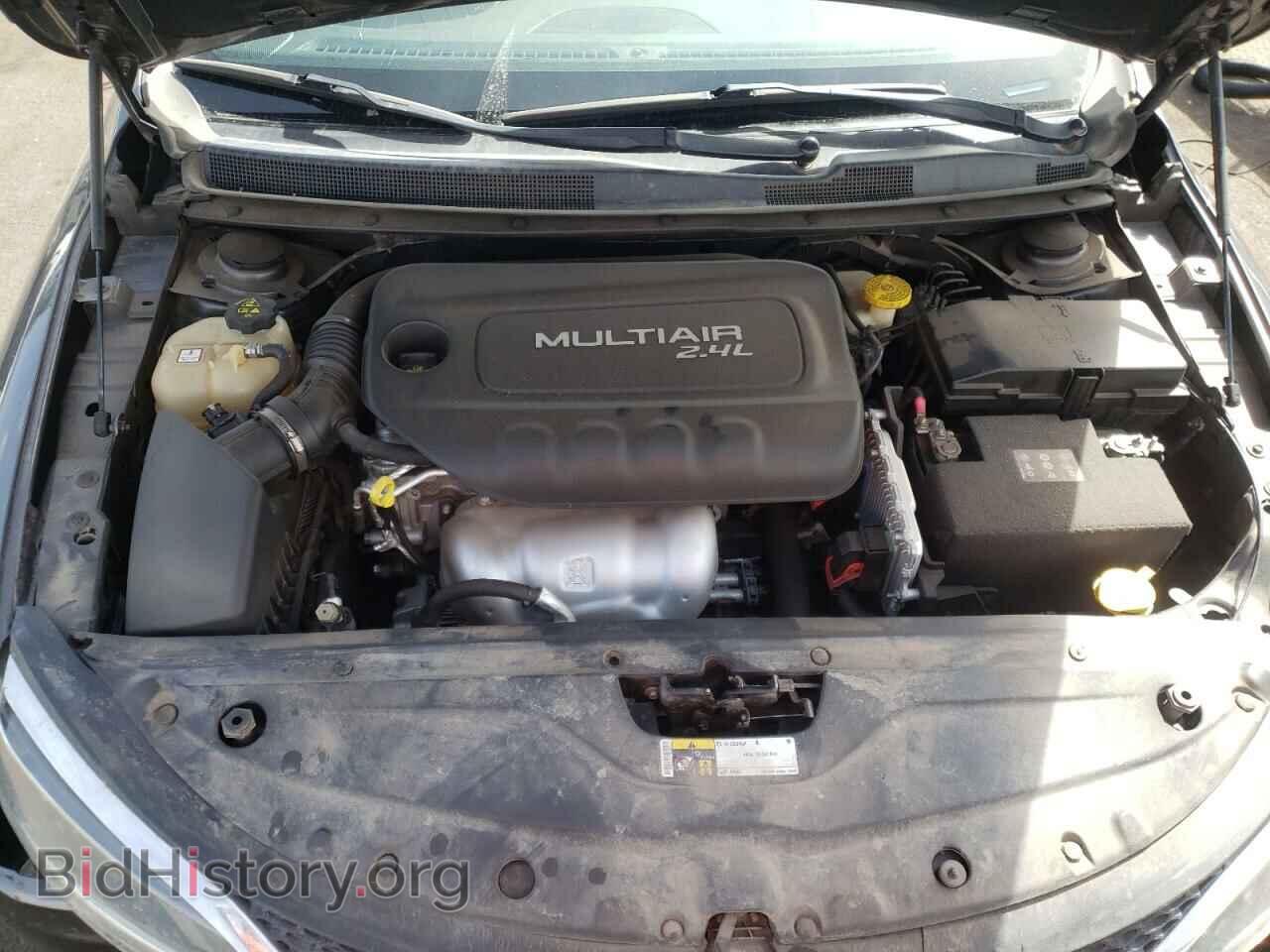 2016 CHRYSLER 200 - VIN: 1C3CCCAB5GN133232 - Фото 7