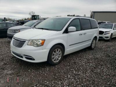 2014 Chrysler MINIVAN Town & COU, white — VIN 2C4RC1BG7ER124701, Copart