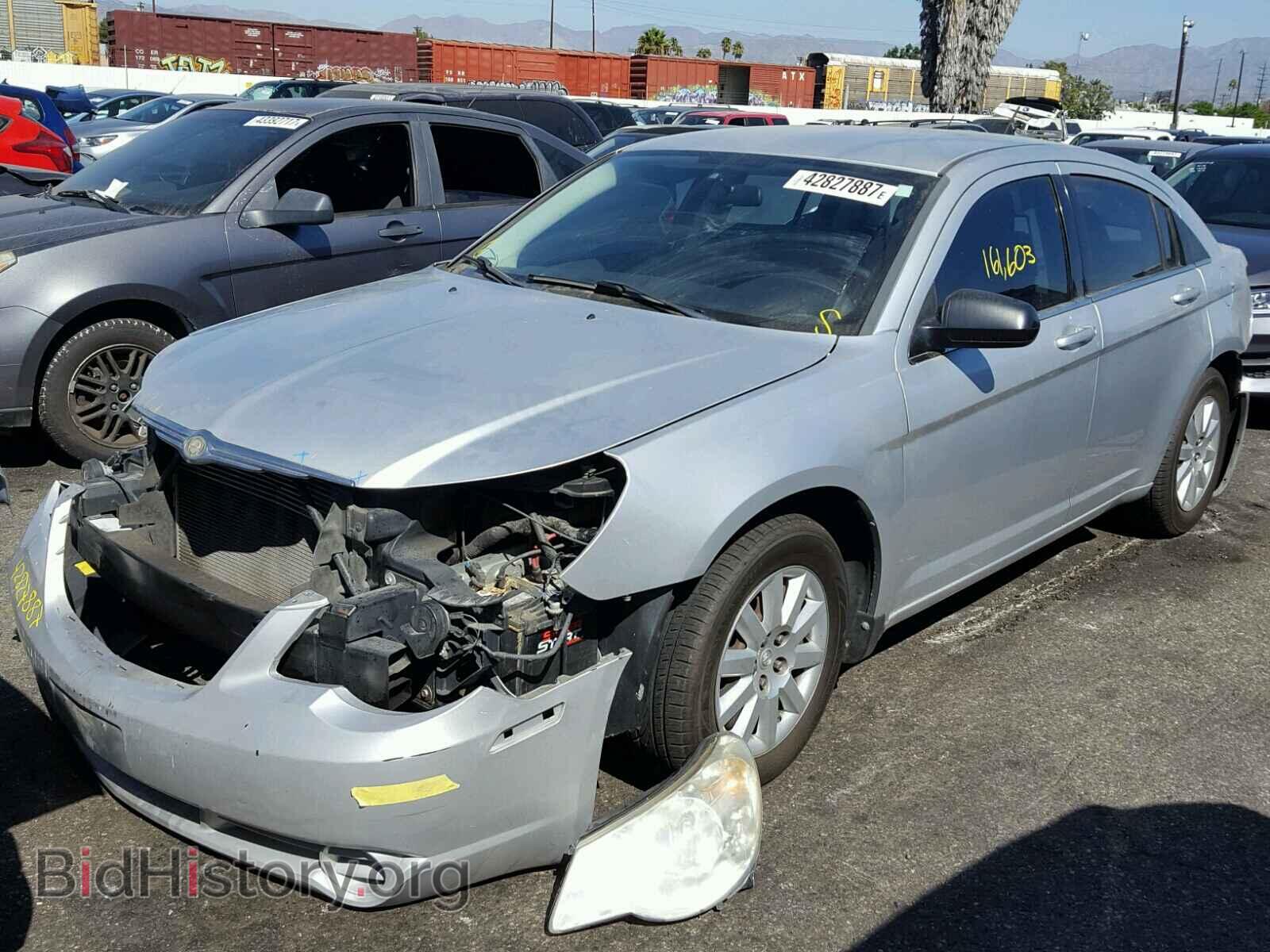 2010 CHRYSLER SEBRING - VIN: 1C3CC4FB9AN121171 - Фото 2