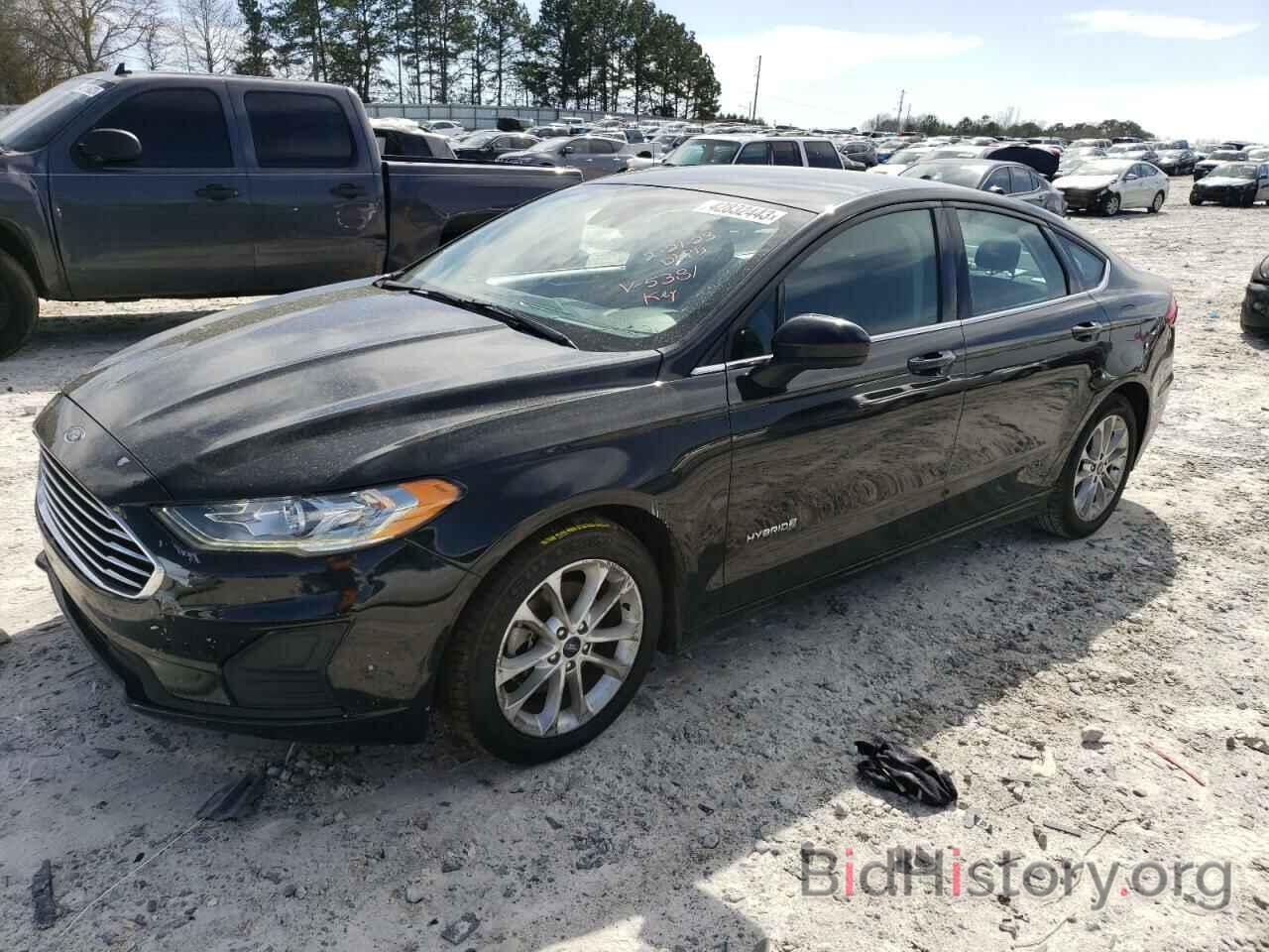 Photo 3FA6P0LU3KR225381 - FORD FUSION 2019