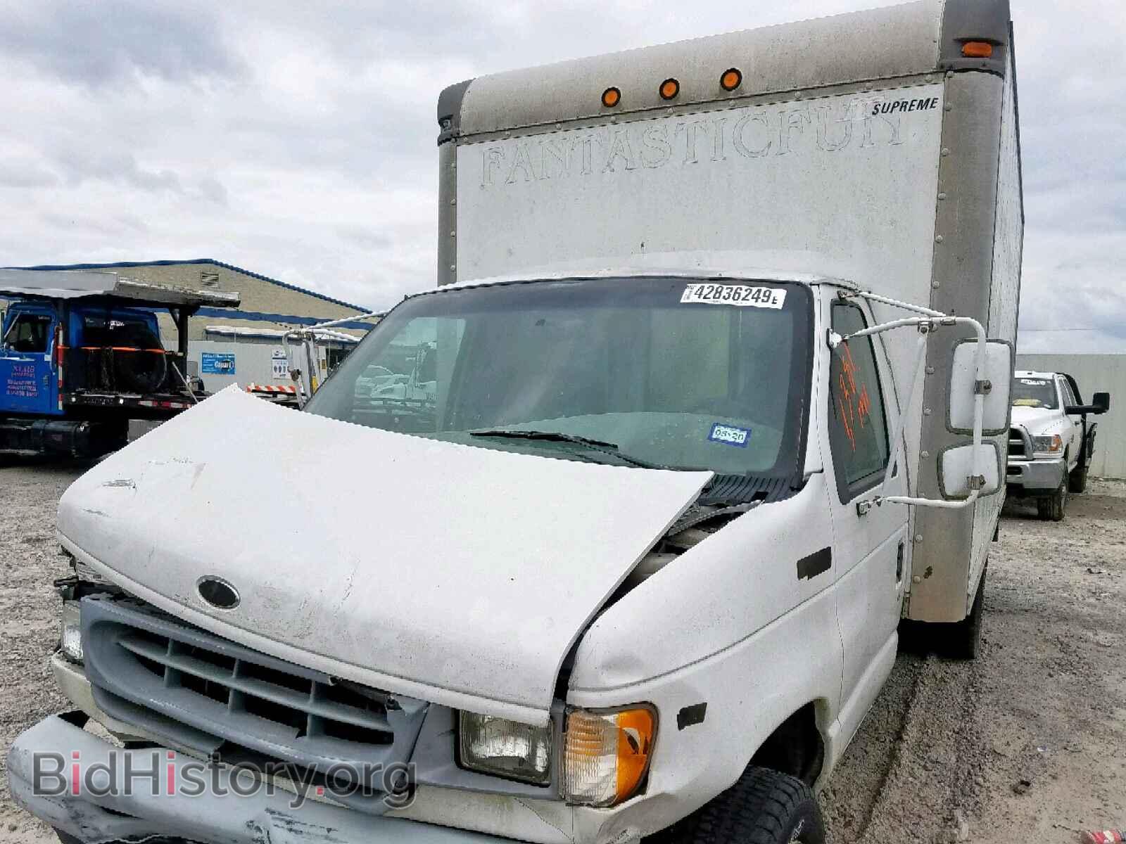 2000 FORD ECONOLINE - VIN: 1FDWE35L8YHC01931 - Photo 2