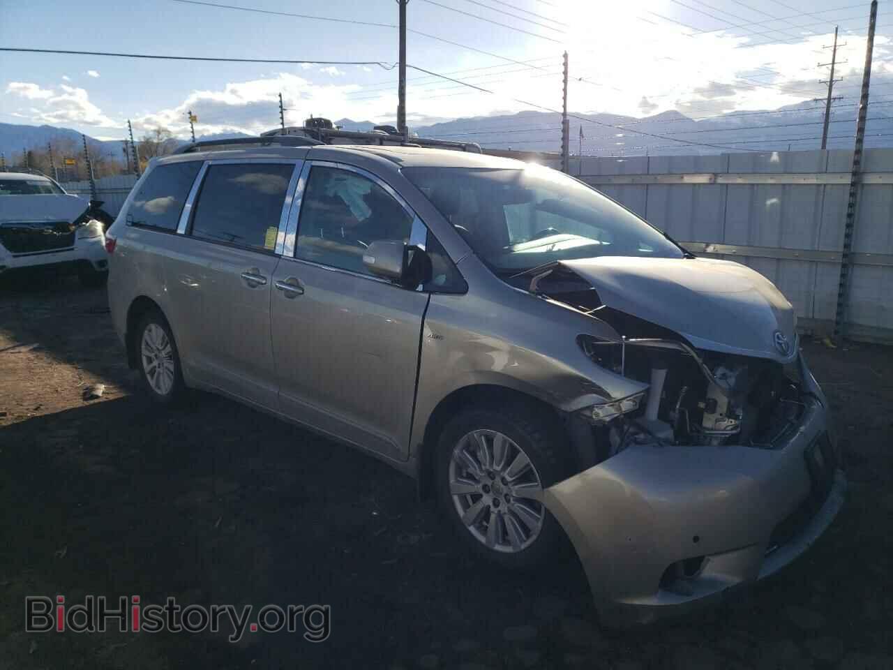 2017 TOYOTA All Models - VIN: 5TDDZ3DC4HS179441 - Фото 4