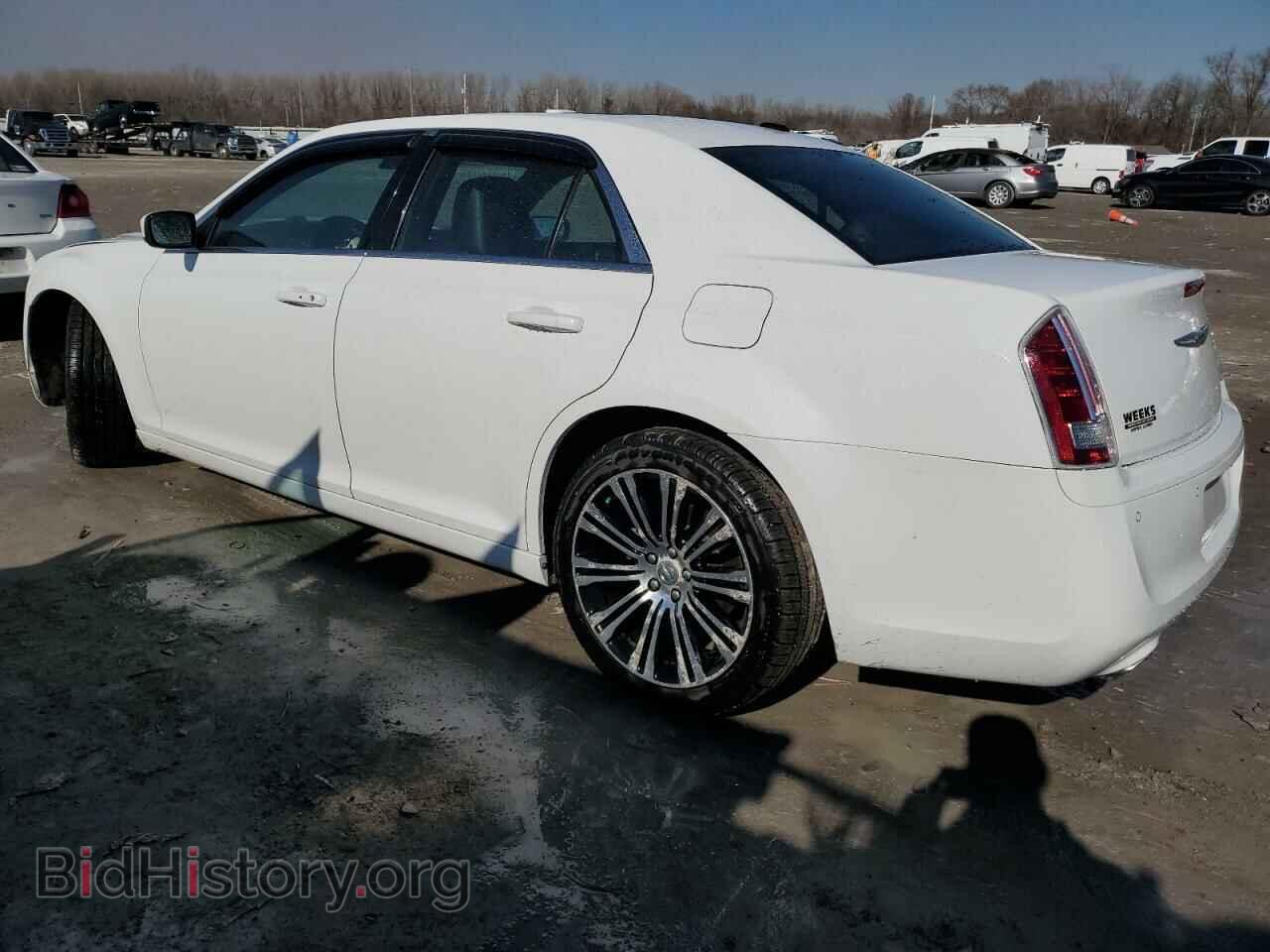 2013 CHRYSLER 300 - VIN: 2C3CCABG4DH514900 - Фото 2