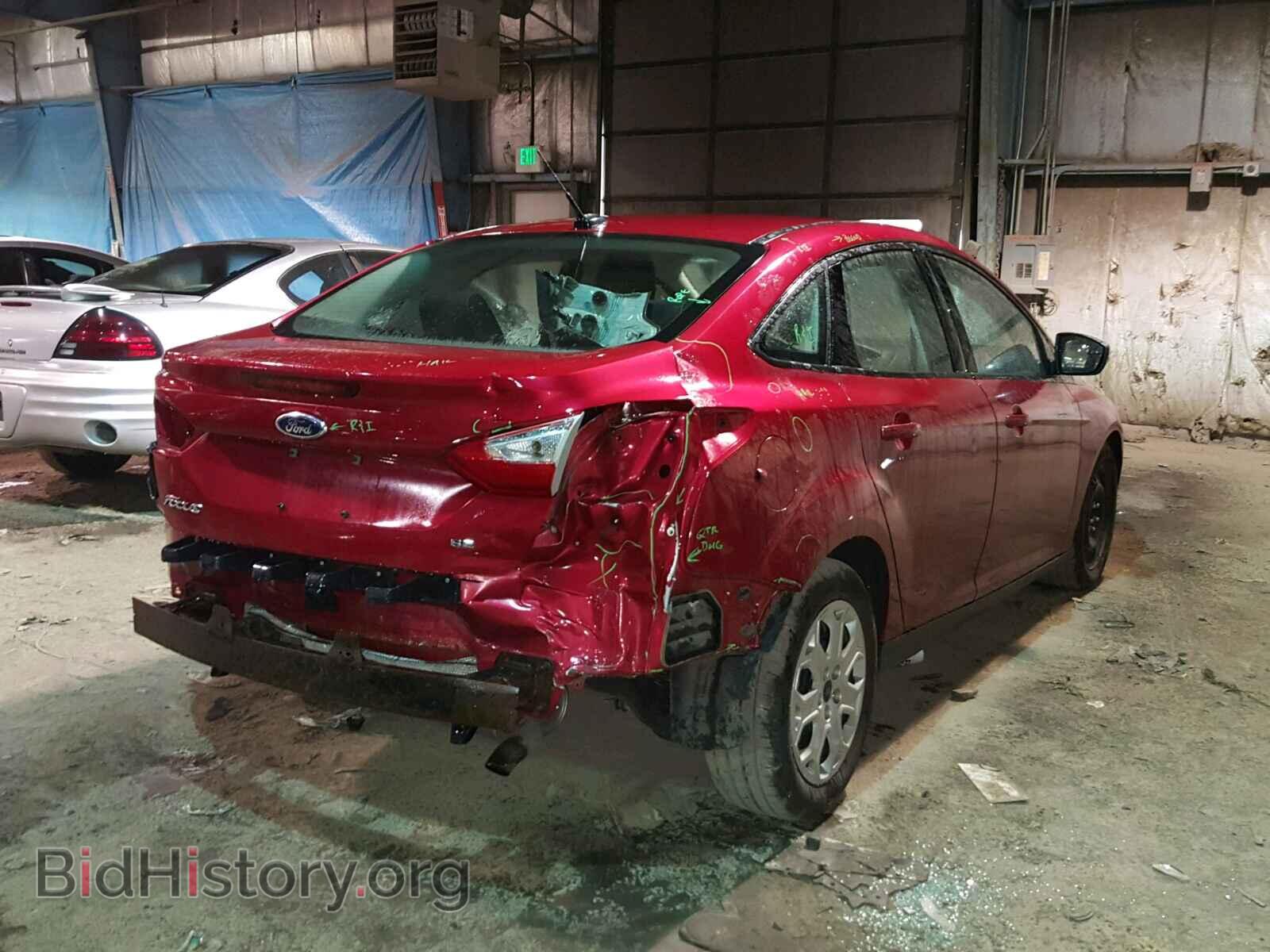 2012 Ford FOCUS (VIN 1FAHP3F25CL293413) — photo 4 of 10