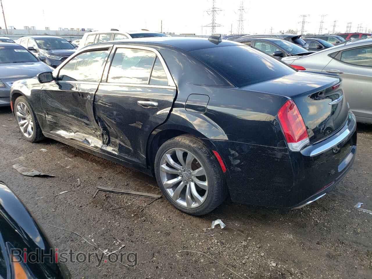 2019 CHRYSLER 300 - VIN: 2C3CCAEG2KH687226 - Фото 2