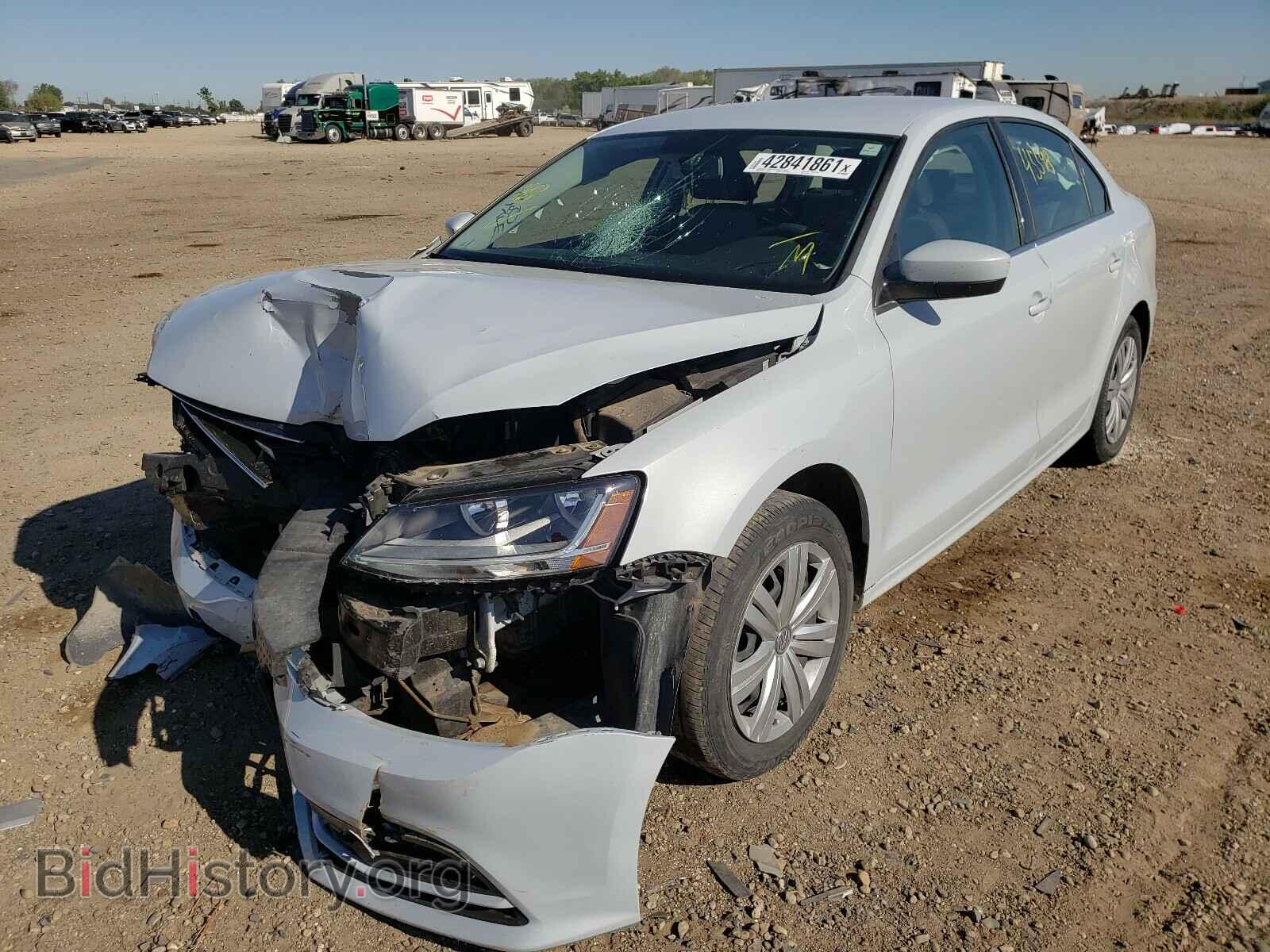 2017 VOLKSWAGEN JETTA - VIN: 3VW2B7AJXHM411592 - Фото 2