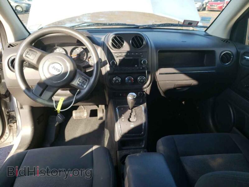 2012 Jeep COMPASS (VIN 1C4NJCBA5CD518676) — photo 8 of 12