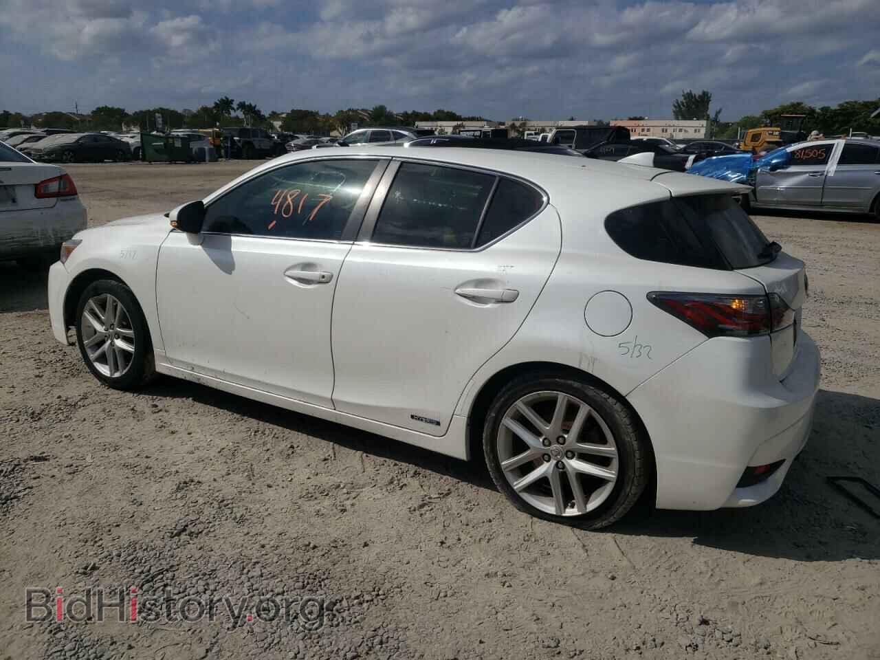 2015 LEXUS CT 200 - VIN: JTHKD5BH2F2210740 - Фото 2