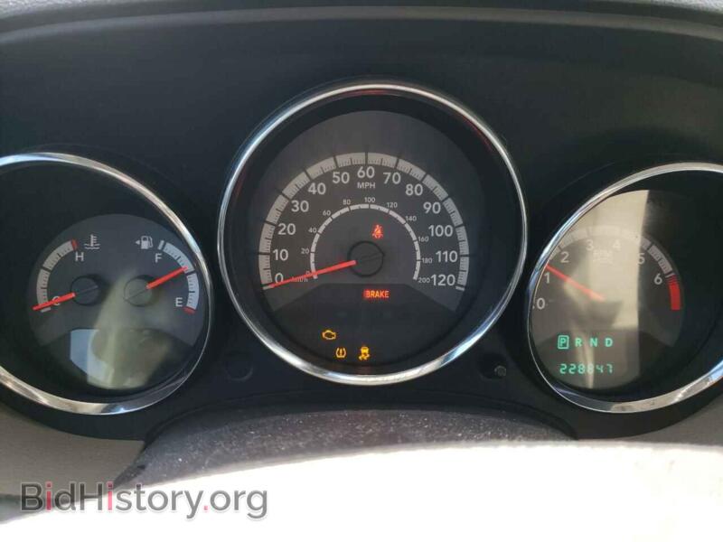 2011 Dodge CALIBER (VIN 1B3CB3HAXBD110766) — фото 9 из 13
