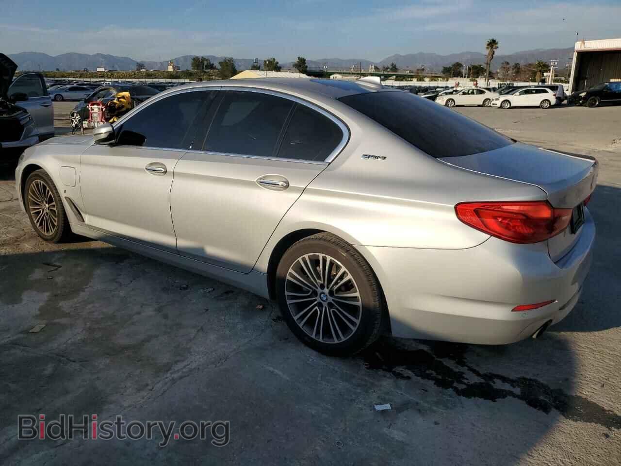 2018 BMW 5 SERIES - VIN: WBAJA9C59JB252779 - Фото 2
