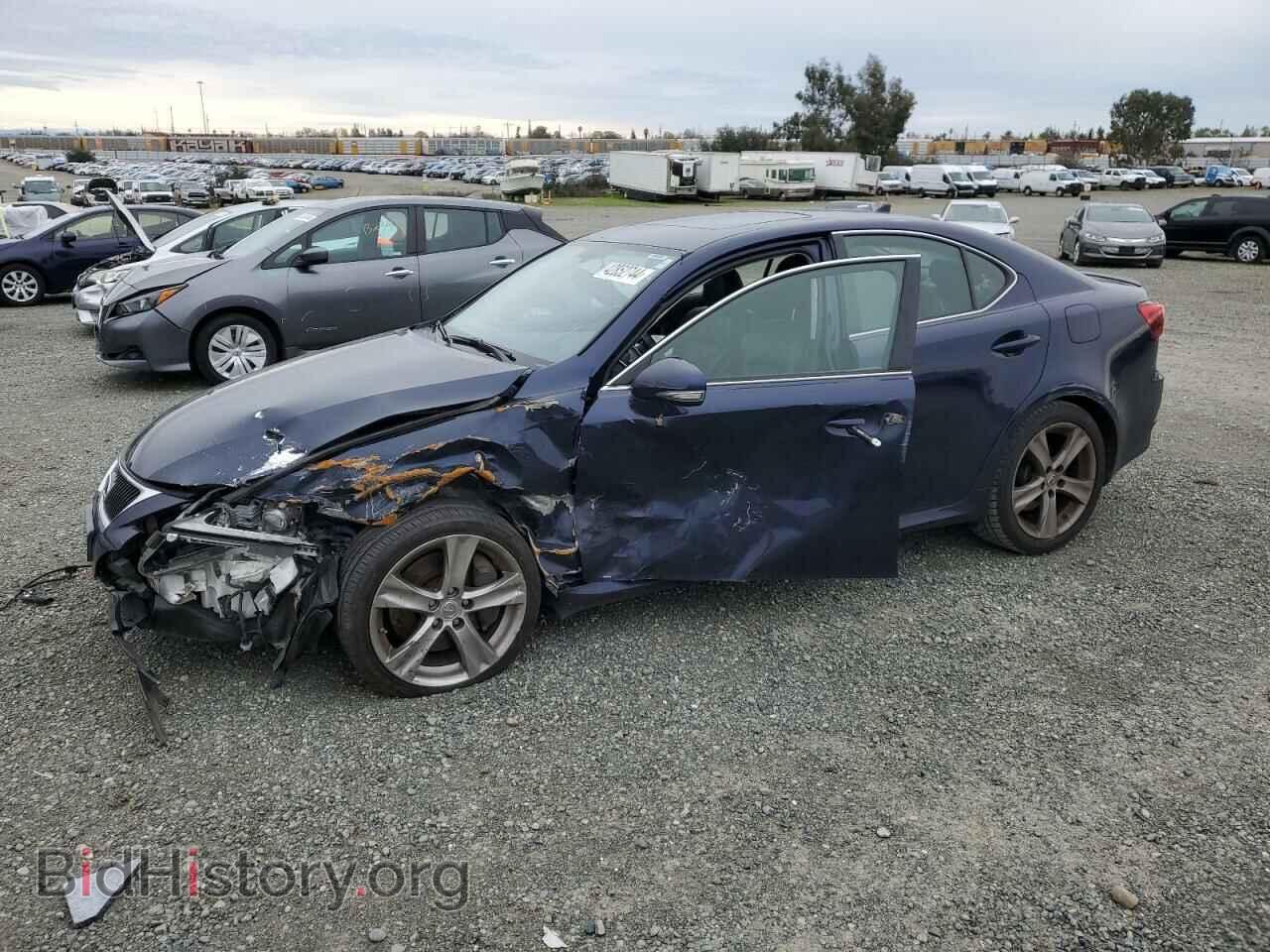 Фотография JTHBE5C21C5028612 - LEXUS IS 2012