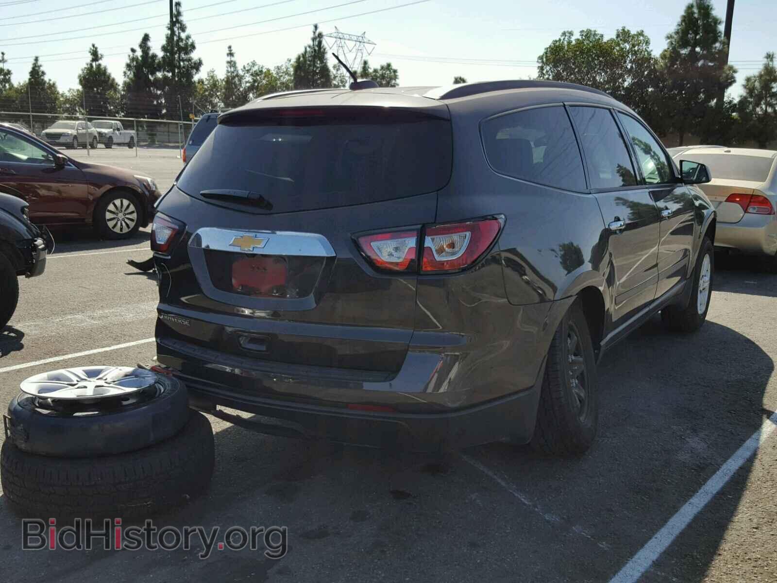 2017 CHEVROLET TRAVERSE - VIN: 1GNKRFED2HJ145681 - Фото 4