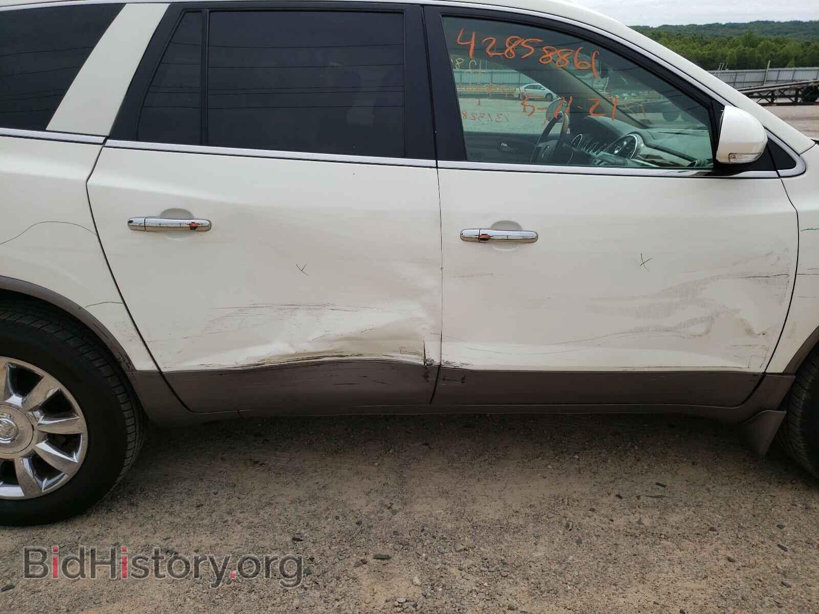 2011 BUICK ENCLAVE - VIN: 5GAKRBED2BJ407385 - Фото 9