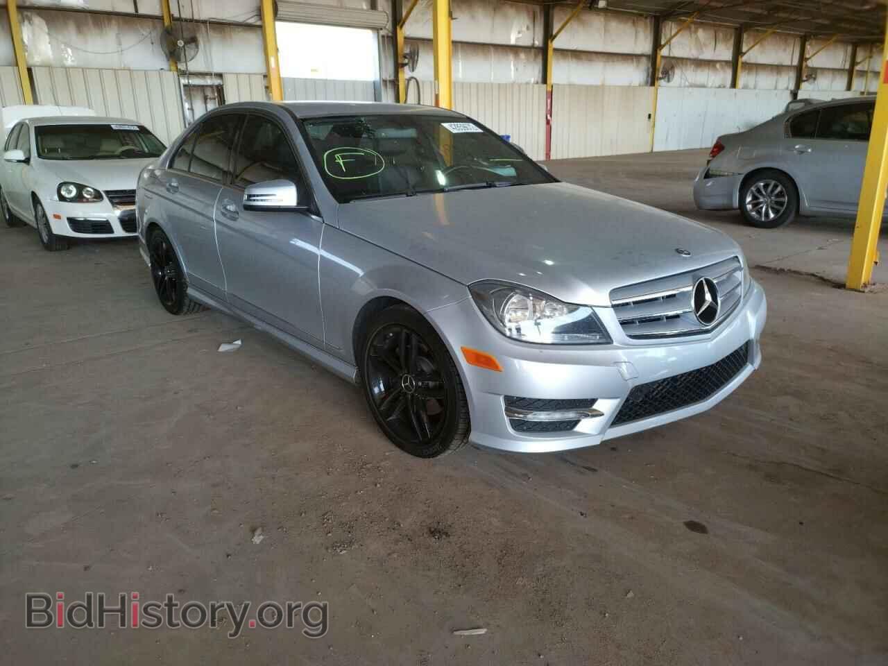 Фотография WDDGF4HB1CA643634 - MERCEDES-BENZ C-CLASS 2012