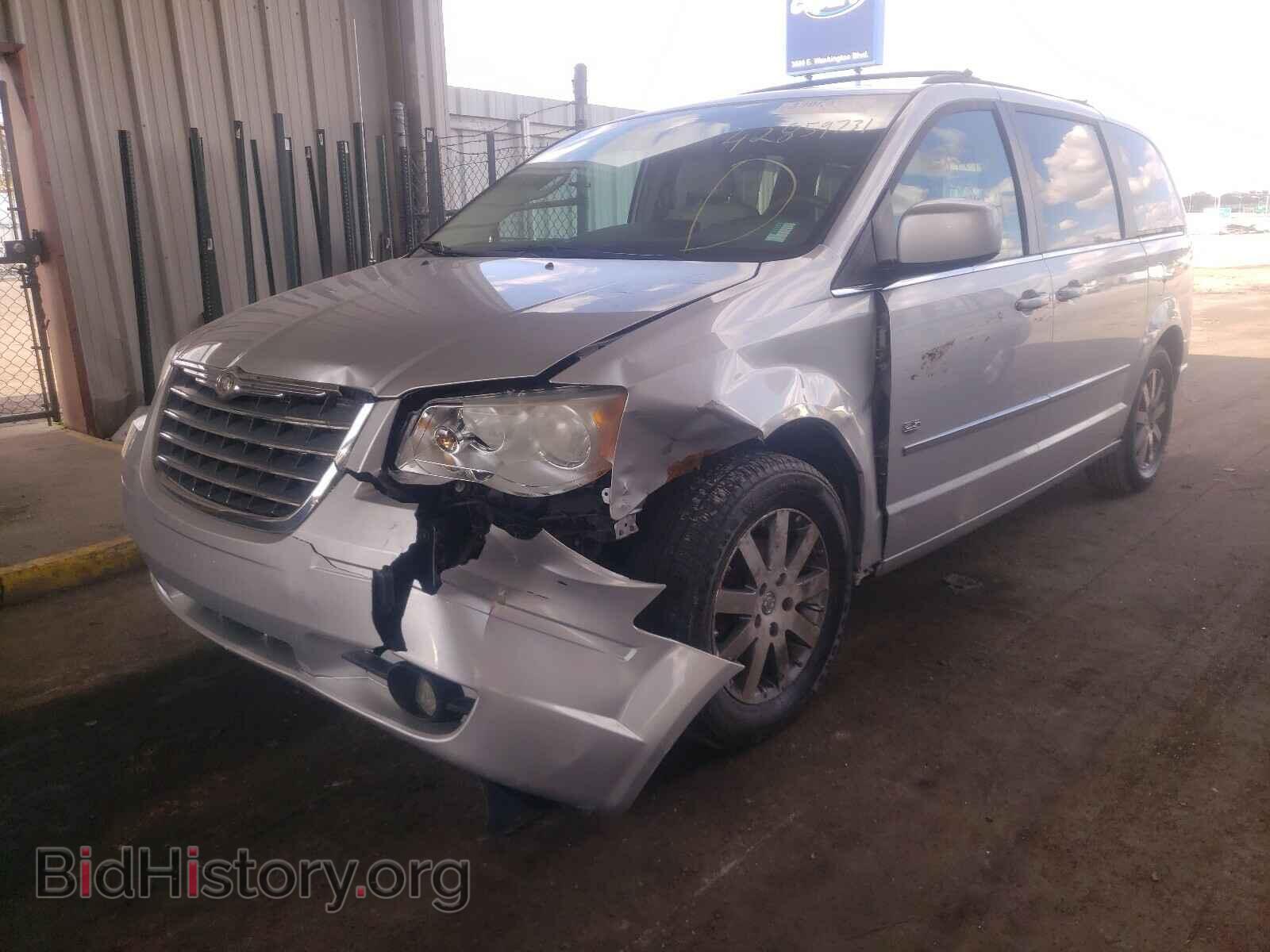 2009 CHRYSLER MINIVAN - VIN: 2A8HR54109R640925 - Фото 2