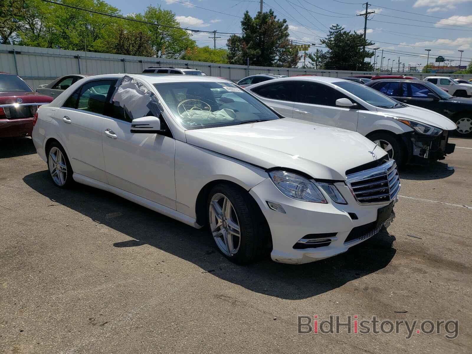 Photo WDDHF8JB9DA704137 - MERCEDES-BENZ E CLASS 2013