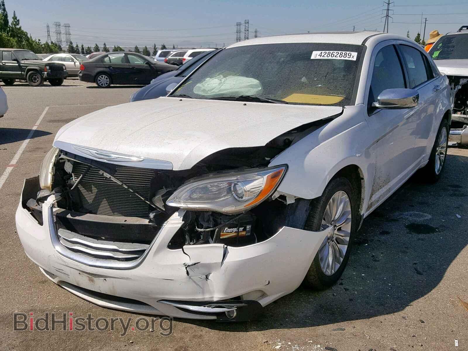 2011 CHRYSLER 200 - VIN: 1C3BC2FG2BN619175 - Фото 2