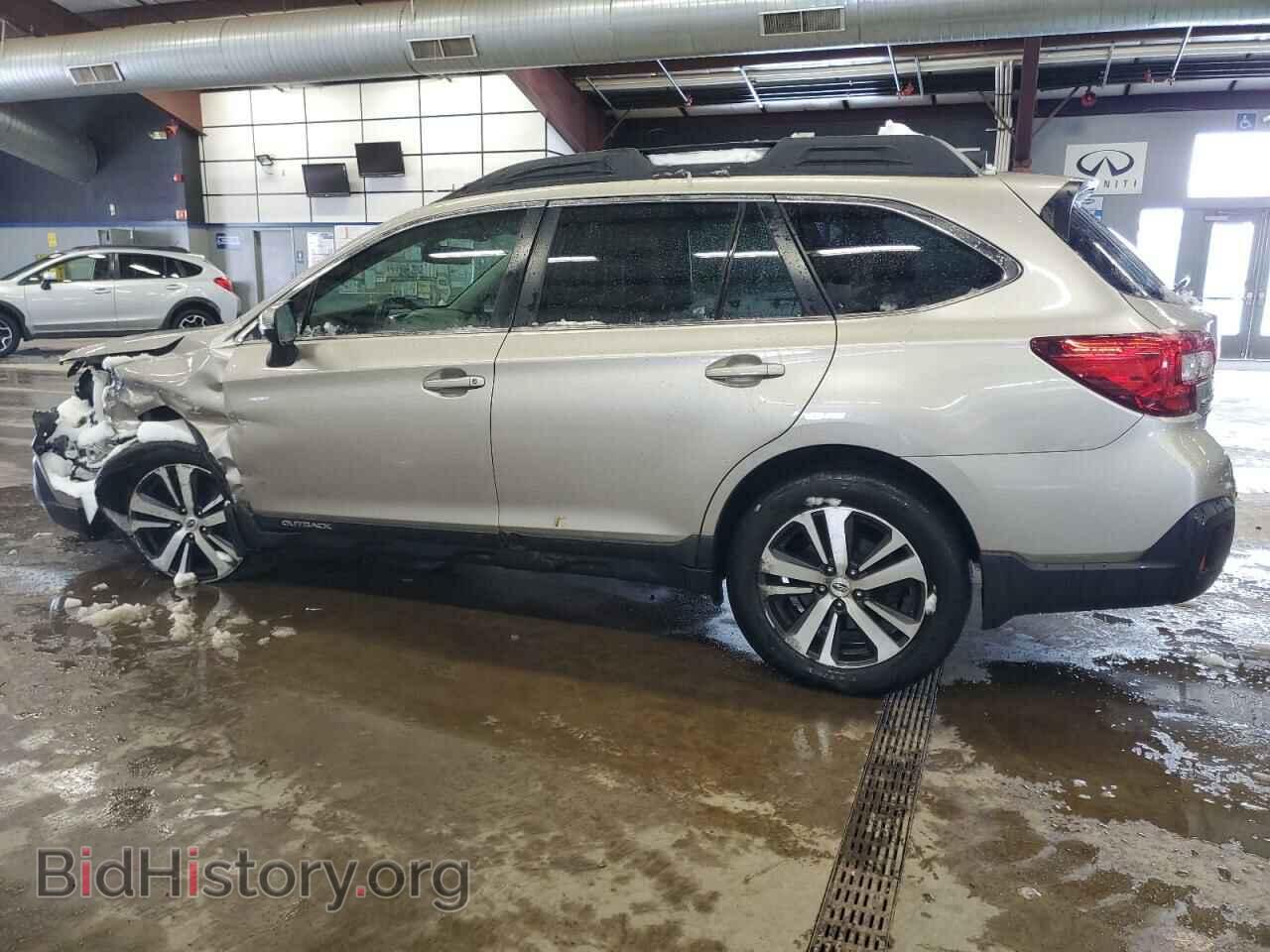 2018 SUBARU OUTBACK - VIN: 4S4BSANC9J3353070 - Фото 2