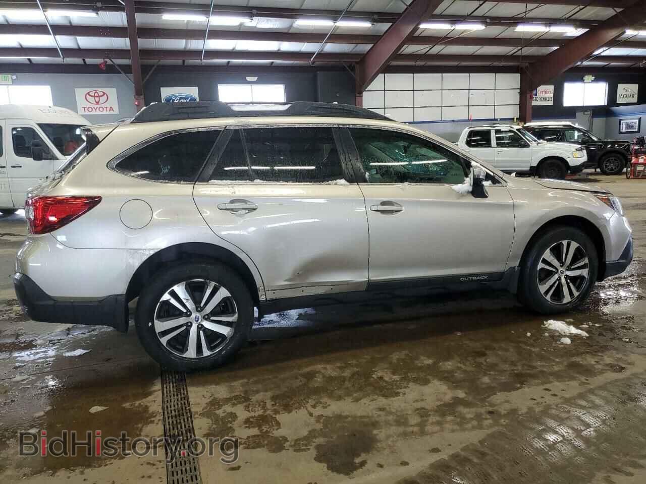 2018 SUBARU OUTBACK - VIN: 4S4BSANC9J3353070 - Фото 3