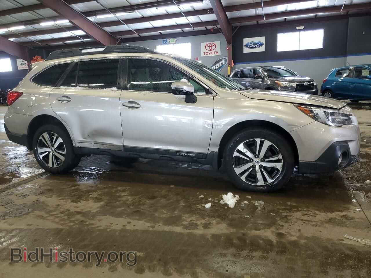 2018 SUBARU OUTBACK - VIN: 4S4BSANC9J3353070 - Фото 4