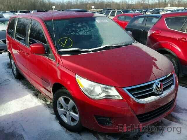 Photo 2V4RW3D1XAR195421 - VOLKSWAGEN ROUTAN 2010