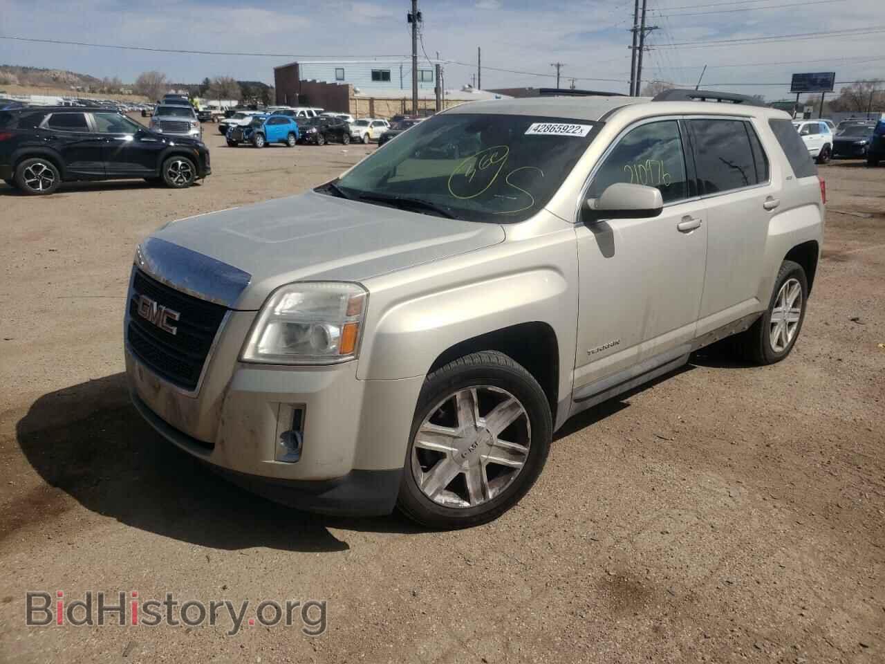 2011 GMC TERRAIN - VIN: 2CTALUEC0B6447108 - Photo 2