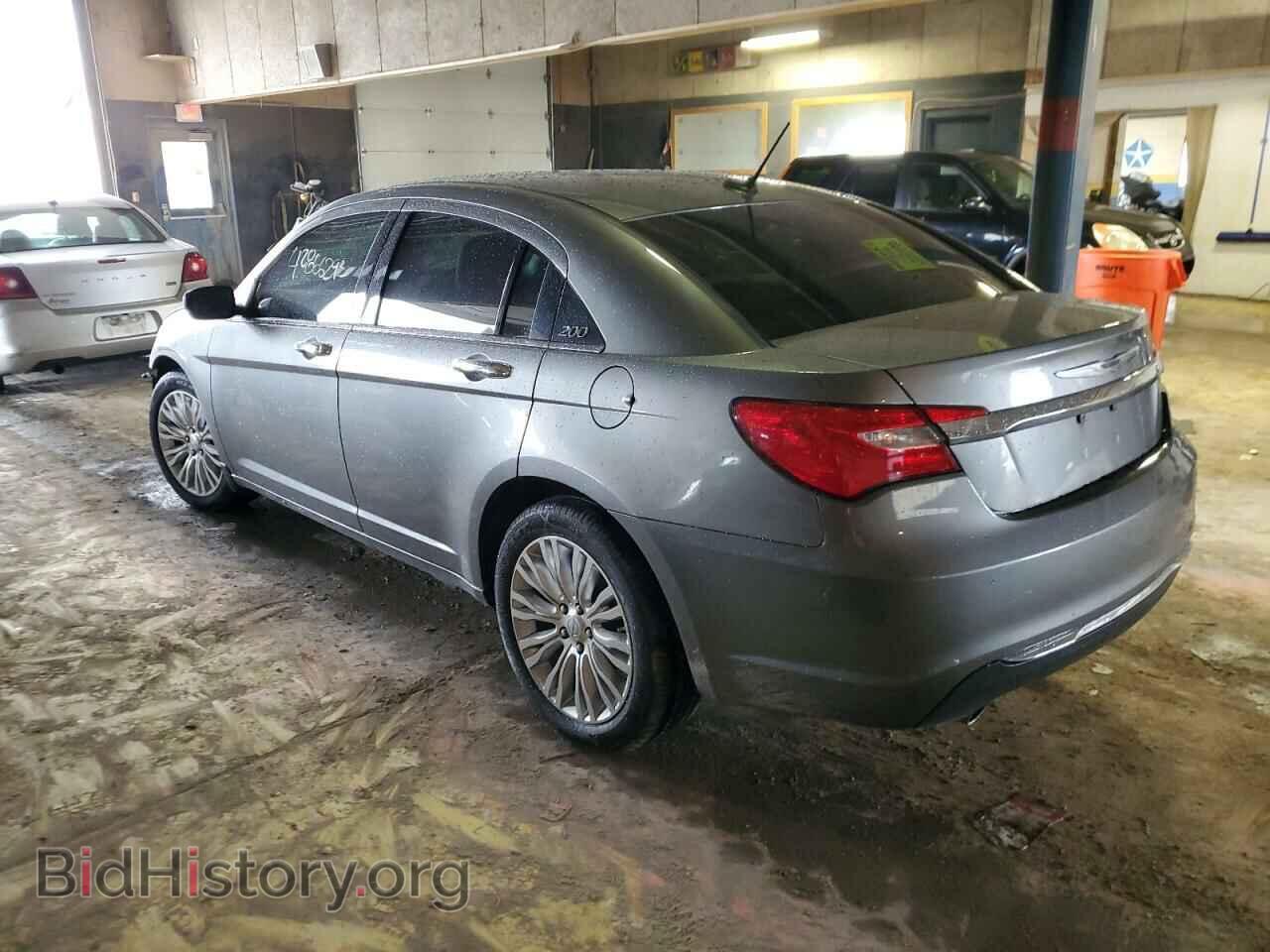 2011 CHRYSLER 200 - VIN: 1C3BC2FG2BN610640 - Фото 2