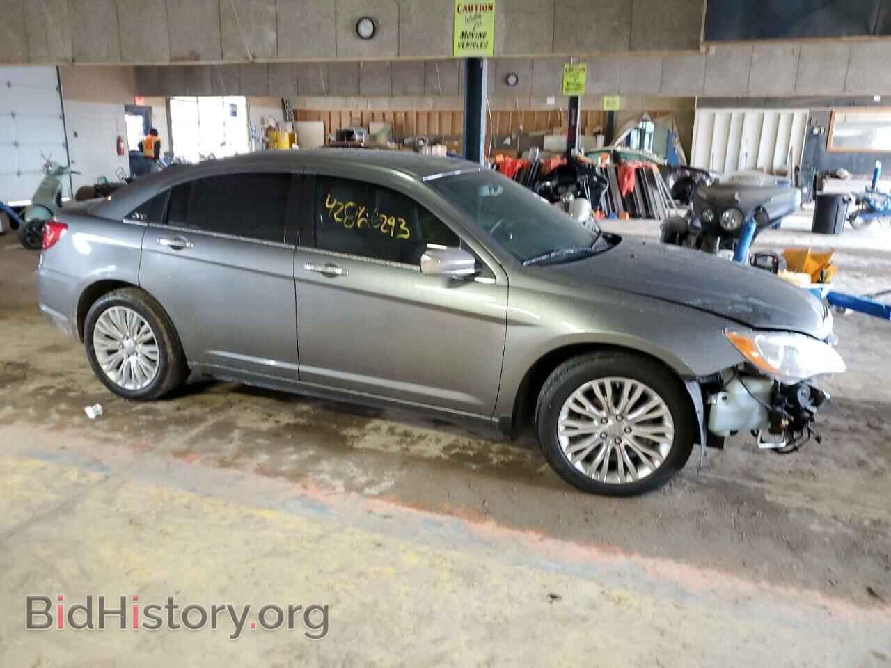 2011 CHRYSLER 200 - VIN: 1C3BC2FG2BN610640 - Фото 4