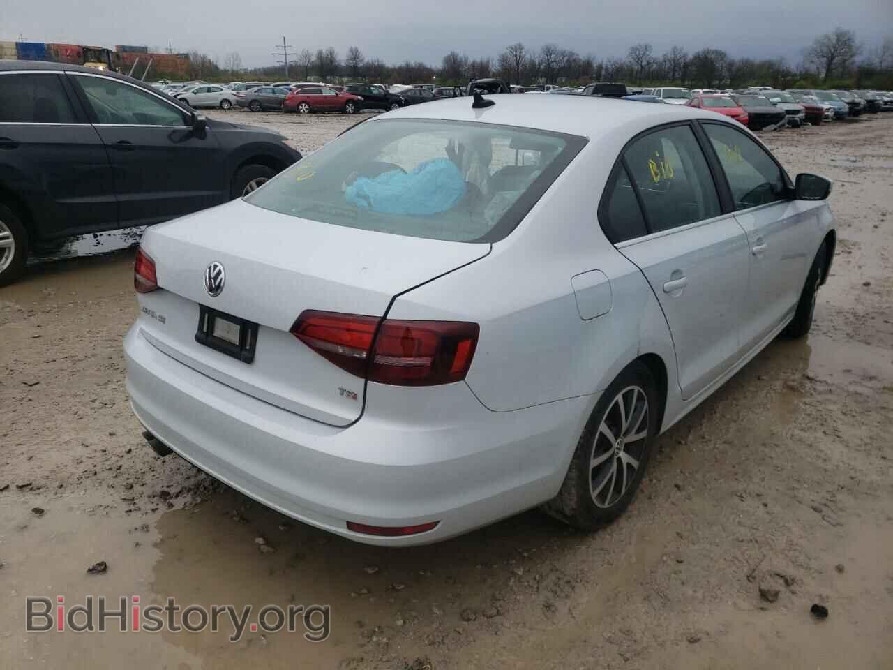 2017 VOLKSWAGEN JETTA - VIN: 3VWDB7AJ1HM352182 - Фото 4