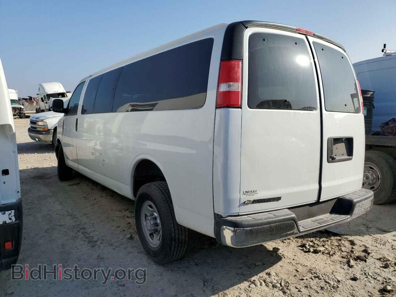 2017 CHEVROLET EXPRESS - VIN: 1GAZGPFF2H1235943 - Фото 2