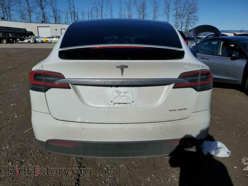 2019 Tesla MODEL X (VIN 5YJXCAE21KF207359) — фото 6 из 12