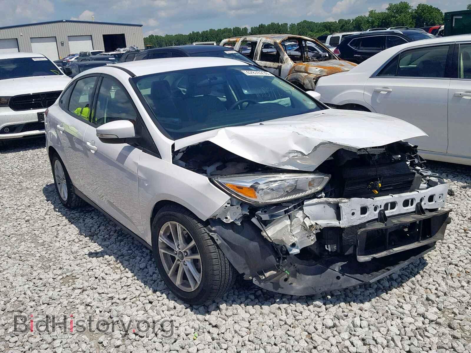 Фотография 1FADP3F23HL217517 - FORD FOCUS SE 2017