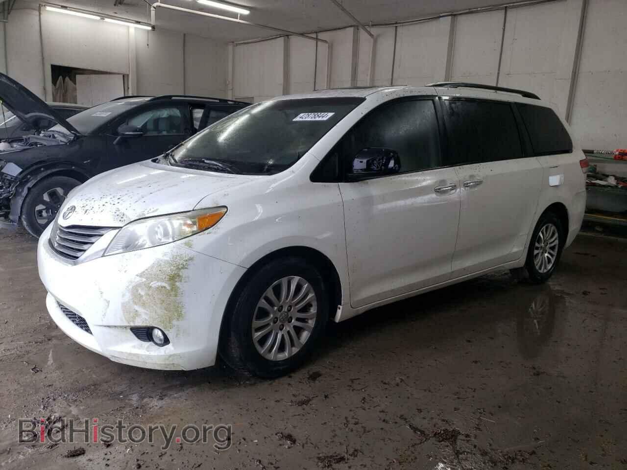 Photo 5TDYK3DCXBS172930 - TOYOTA All Models 2011