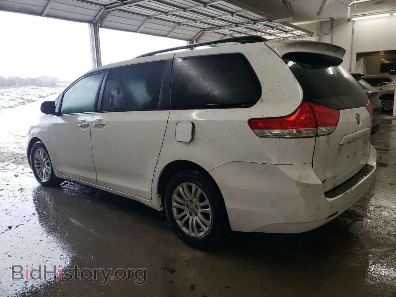 2011 TOYOTA All Models - VIN: 5TDYK3DCXBS172930 - Фото 2