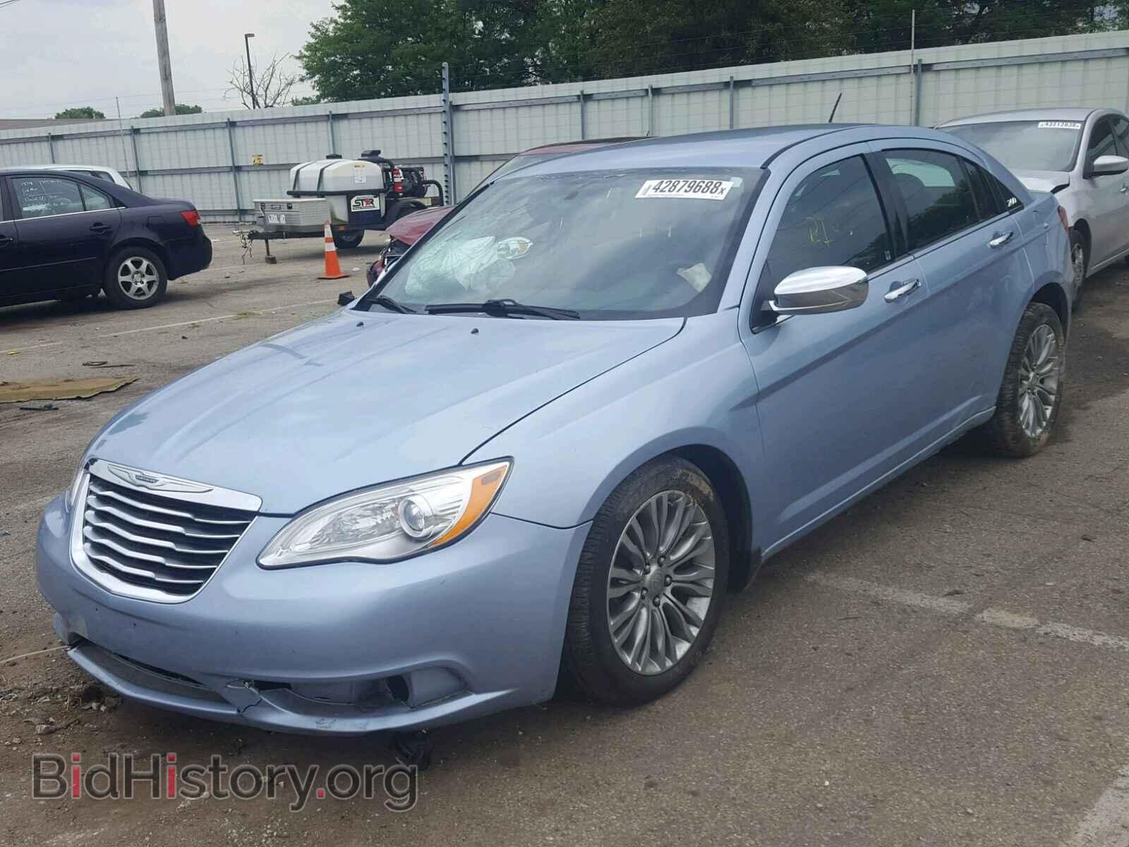 2013 CHRYSLER 200 - VIN: 1C3CCBCG1DN539541 - Фото 2