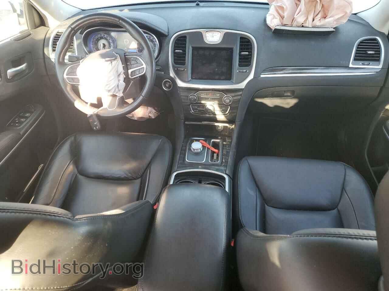 2019 CHRYSLER 300 - VIN: 2C3CCAAG7KH548053 - Фото 8
