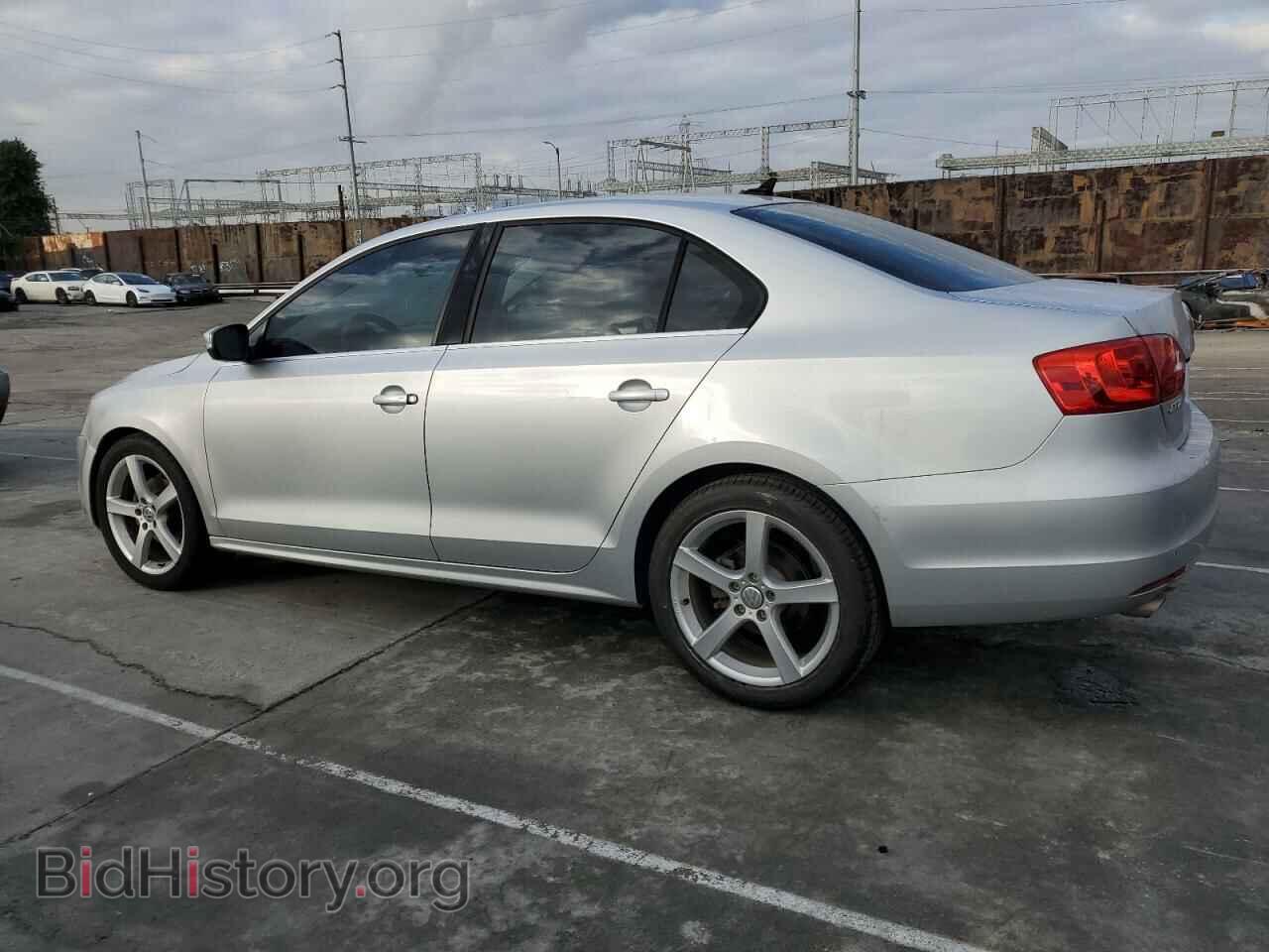 2011 VOLKSWAGEN JETTA - VIN: 3VWLX7AJ9BM361099 - Фото 2