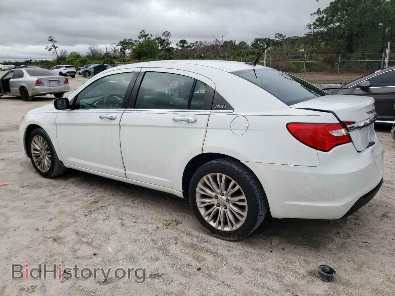 2013 CHRYSLER 200 - VIN: 1C3CCBBB0DN694815 - Фото 2