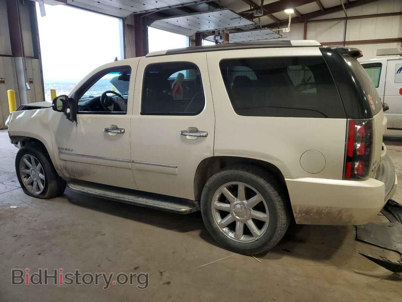 2011 GMC YUKON - VIN: 1GKS2EEF2BR206758 - Фото 2